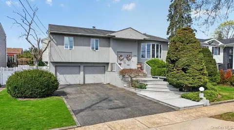 2794 Covered Bridge Rd, Merrick, NY 11566