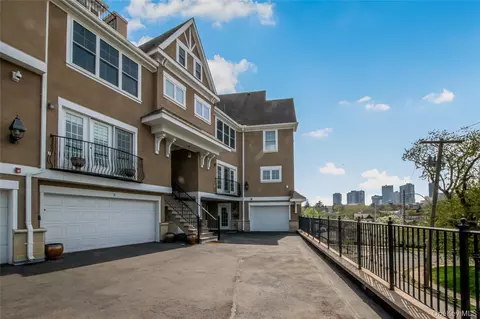 80 Old Boston Post Rd #2, New Rochelle, NY 10801