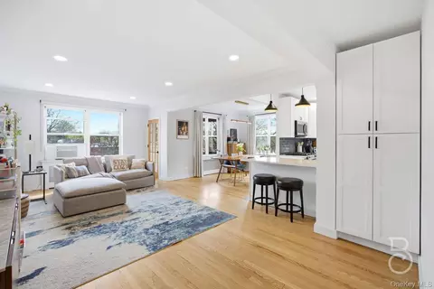 67-38 108th St #B33, New York, NY 11375