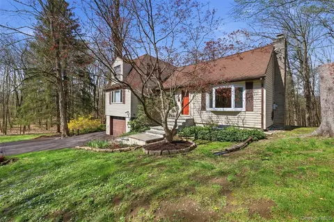 307 Old Kingston Rd, New Paltz, NY 12561