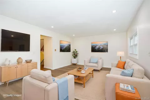 24 Russett Rd, Poughkeepsie, NY 12601