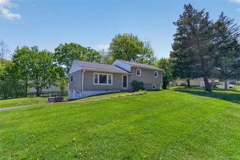 1 Post Pl, Newburgh, NY 12550