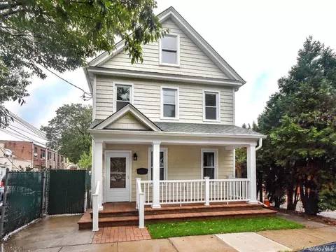 4 S 8th St, North Hempstead, NY 11040