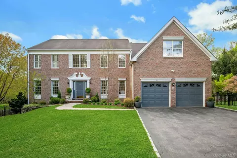 34 Eagle Ct, White Plains, NY 10605