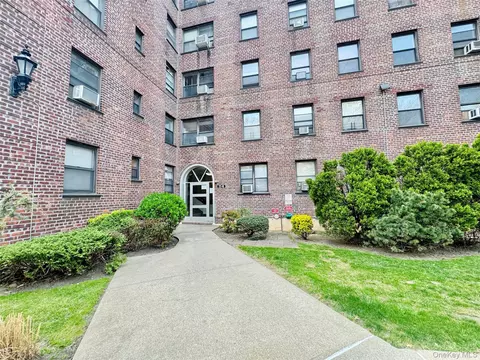 2518 Union St #2E, Flushing, NY 11354