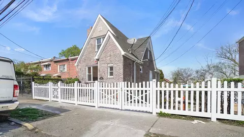 2716 Gunther Ave, New York, NY 10469