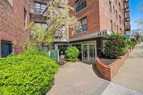 6395 Austin St #5J, New York, NY 11374