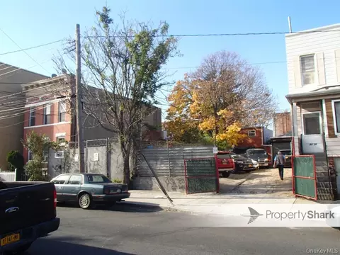 2358 48th St, New York, NY 11103