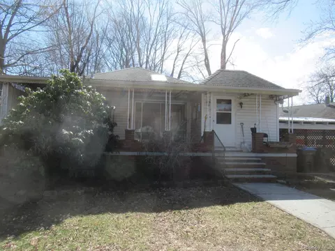 72 Ten Eyck Ave, Greenwood Lake, NY 10925