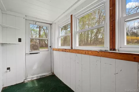 Entry Way - 35 Fallkill Ave, Poughkeepsie, NY 12601 photo 4 of 8