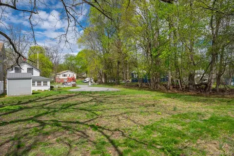 Exterior - 35 Fallkill Ave, Poughkeepsie, NY 12601 photo 2 of 4