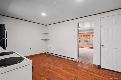 Entry Way - 35 Fallkill Ave, Poughkeepsie, NY 12601 photo 3 of 8