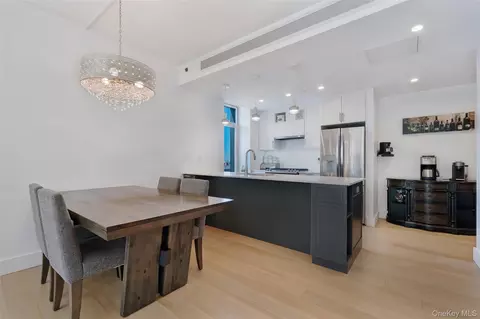 133 Beach 116th St #4G, Rockaway Park, NY 11694