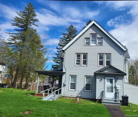 10 Green St, Thompson, NY 12701