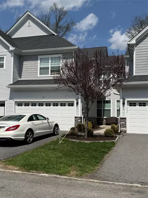 22 Atwood Dr, Middletown, NY 10940