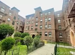 6140 Saunders St #C15, New York, NY 11374