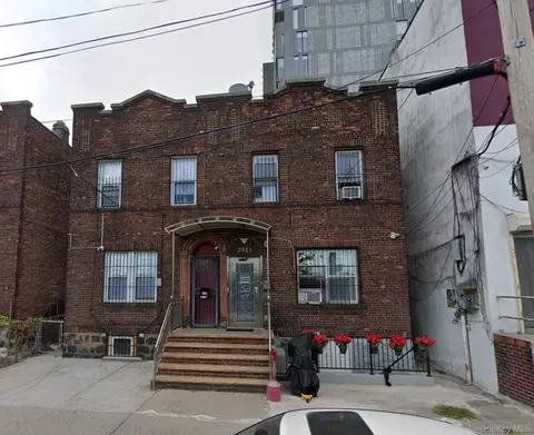 3921 Janet Pl, Flushing, NY 11354