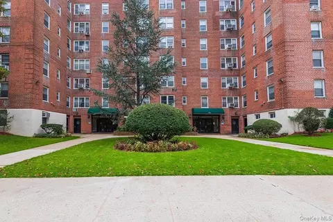 14214 26th Ave #3F, Flushing, NY 11354