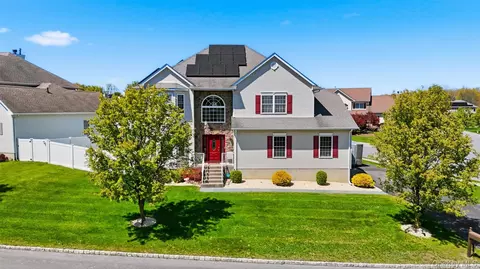 2657 Liberty Rdg, New Windsor, NY 12553