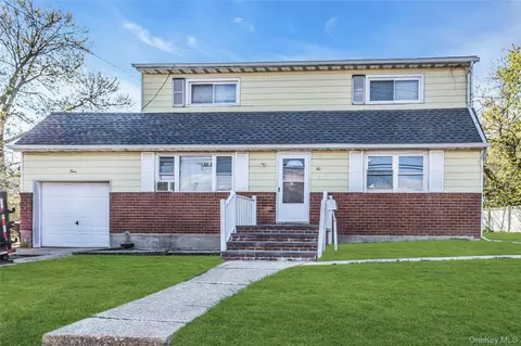 60 E Carmans Rd, Farmingdale, NY 11735