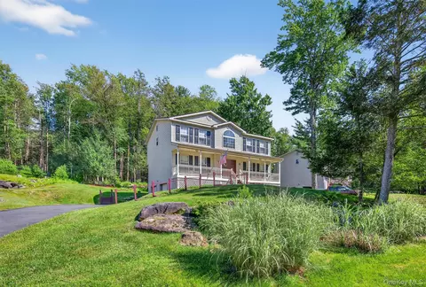 20 Bristol Cir, Thompson, NY 12775