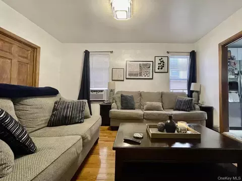 1805 Mulford Ave, New York, NY 10461