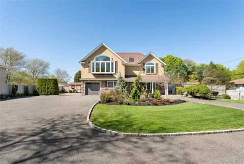 53 Burr Rd, East Northport, NY 11731