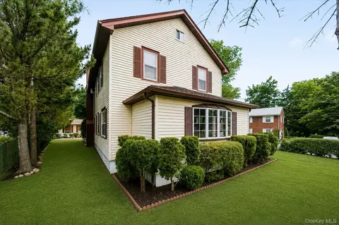 24 Lincoln St, Ramapo, NY 10974