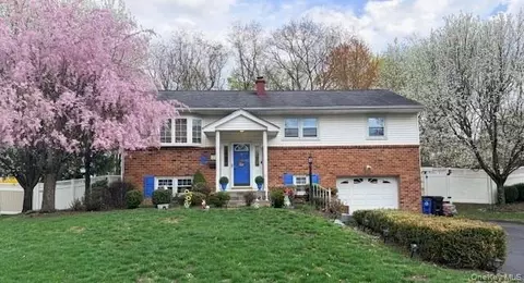 35 Sengstacken Dr, Stony Point, NY 10980