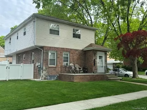 242-19 83rd Ave, New York, NY 11370