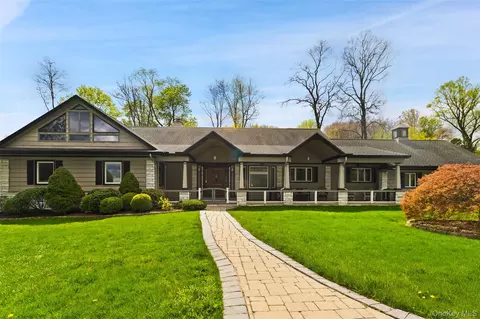 6 Lilac Pl, Mount Pleasant, NY 10594