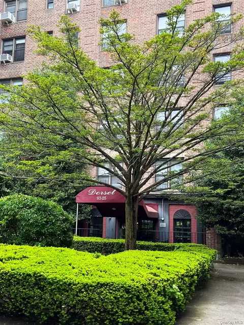 8325 98th St #5P, Woodhaven, NY 11421