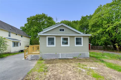 7 Pioneer Ave, Ramapo, NY 10901