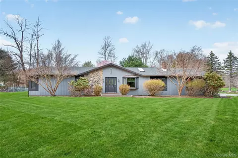 152 Robinson Ln, Wappinger, NY 12590