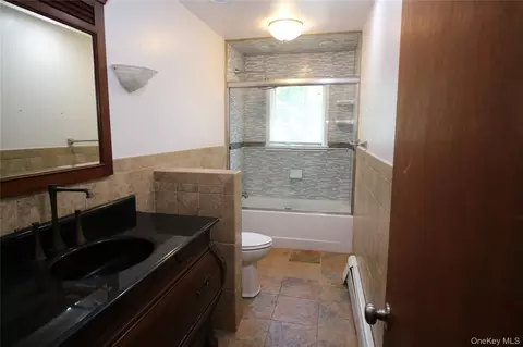 Bath - 58 Kentview Dr, Kent, NY 10512 photo 1 of 3