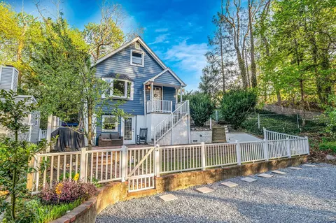 108 Lower Rocky Point Rd, Sound Beach, NY 11789