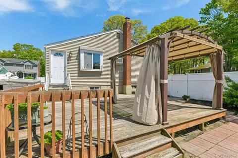 Exterior - 37 Harper St, Patchogue, NY 11772 photo 8 of 8