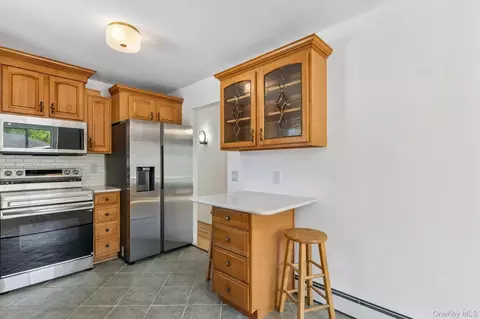 Kitchen - 37 Harper St, Patchogue, NY 11772 photo 4 of 5