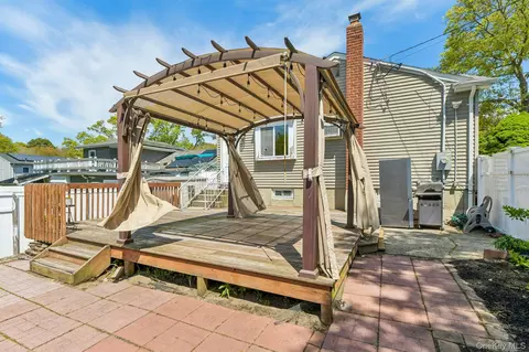 Exterior - 37 Harper St, Patchogue, NY 11772 photo 7 of 8