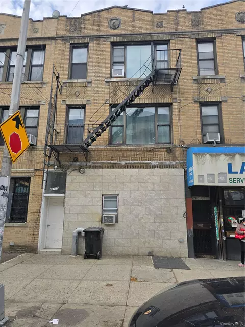 63 10 39th Ave, New York, NY 11377