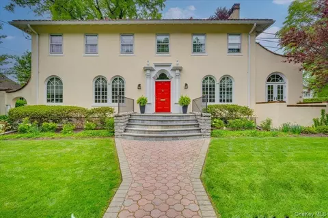 560 Pelhamdale Ave, Pelham, NY 10803