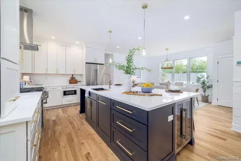 480 Ackerly Pond Ln, Southold, NY 11971