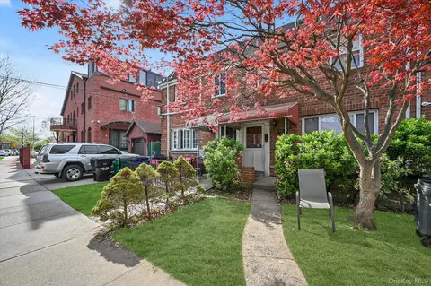 144-56 68th Ave, Flushing, NY 11367