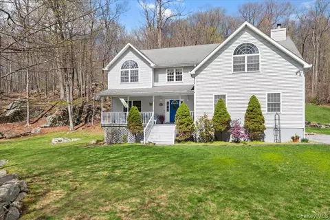 64 Oscawana Heights Rd, Putnam Valley, NY 10579