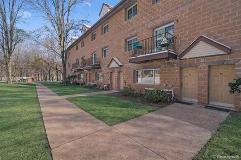 29 Klint Ct, Clarkstown, NY 10954