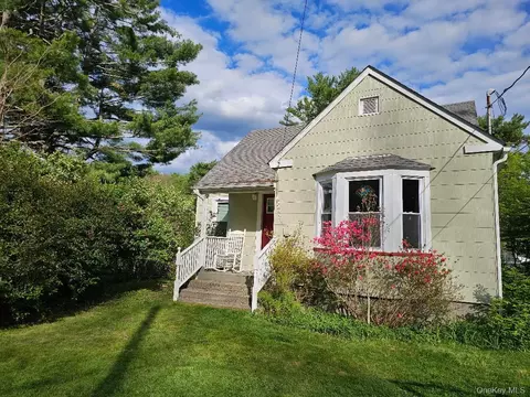 104 Canal Dr, Deerpark, NY 12729