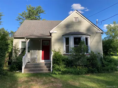 104 Canal Dr, Deerpark, NY 12729