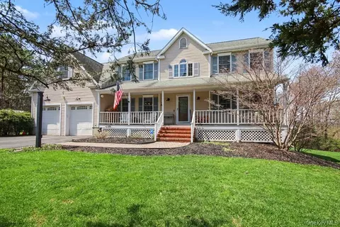 3 Brenner Ridge Rd, La Grange, NY 12569