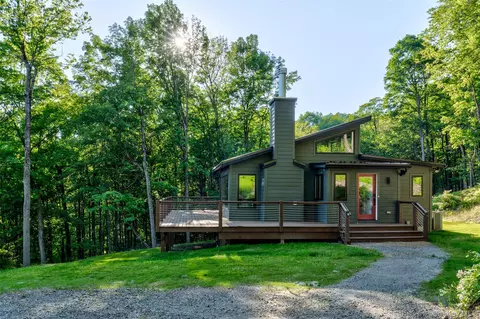 119 Overlook Cir, Fremont, NY 12736