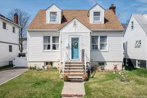 67 Waldo Ave, East Rockaway, NY 11518